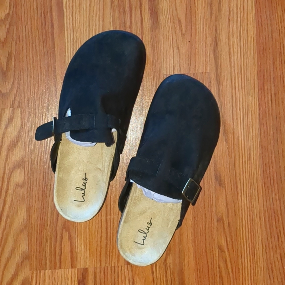 Lulu's Black Suede clogs